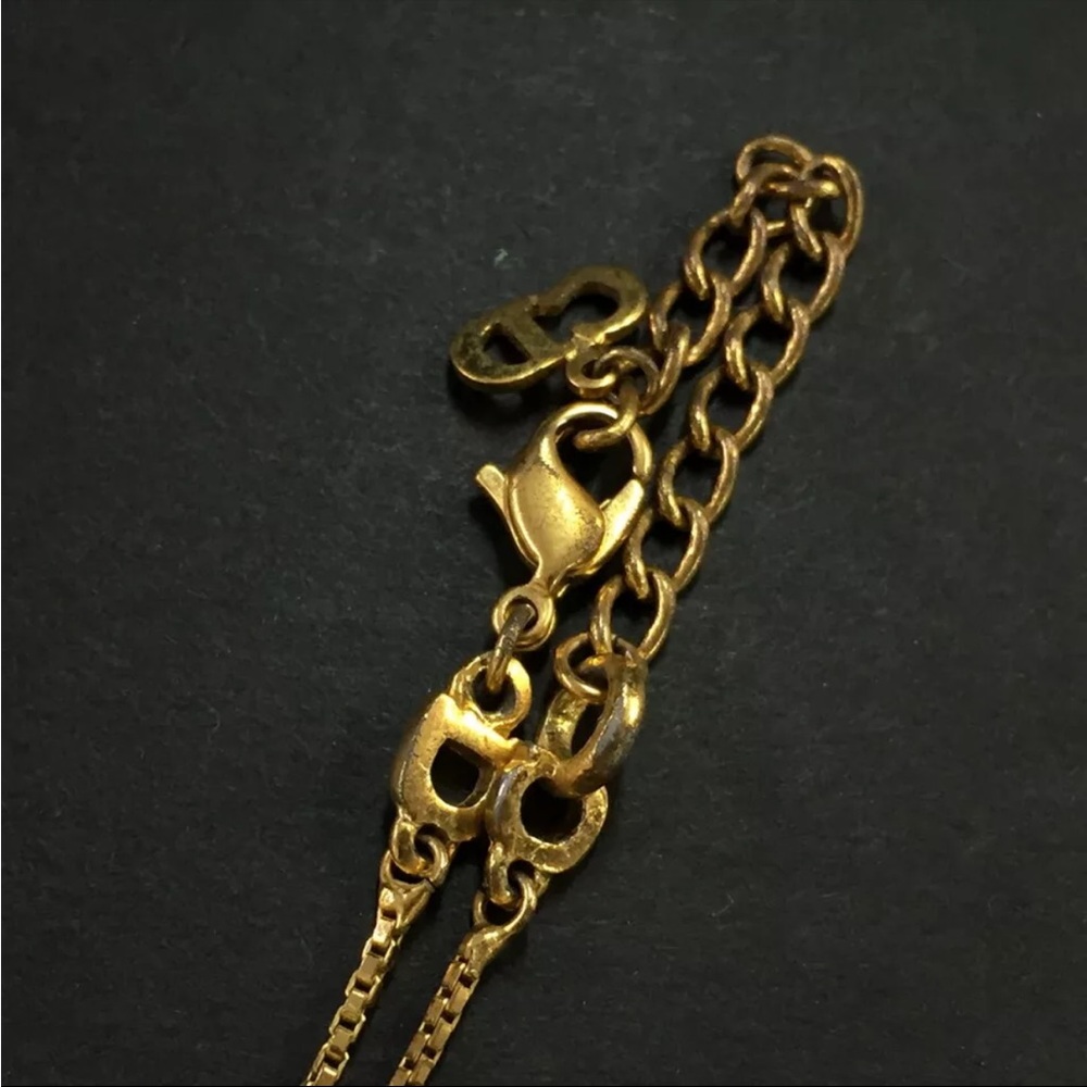 SOLD❤️ DIOR Gold Star Logo Circular Cutout Detail Necklace - Picture 8 of 11